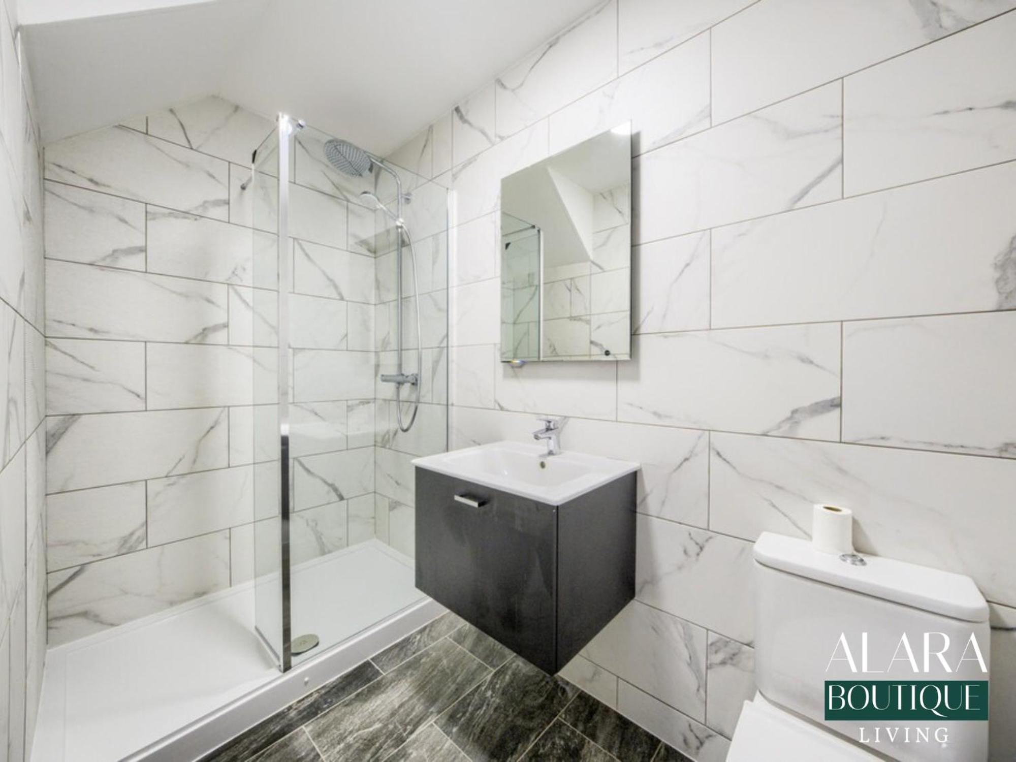 Luxury 3 Floor Townhouse Birmingham - Alara Boutique Living Apartment Exterior photo